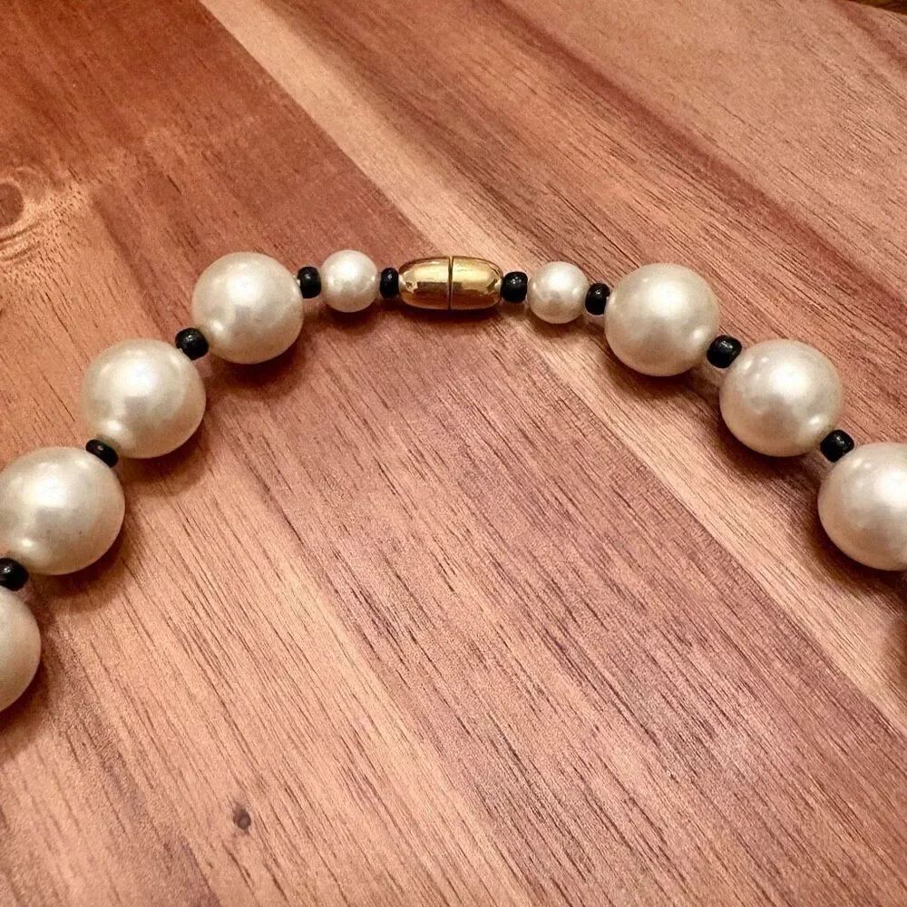 Vintage Faux Pearl and Onyx Beaded Necklace | 18” - Picture 3 of 3